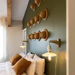 בית הארחה Maison Girardine 3*