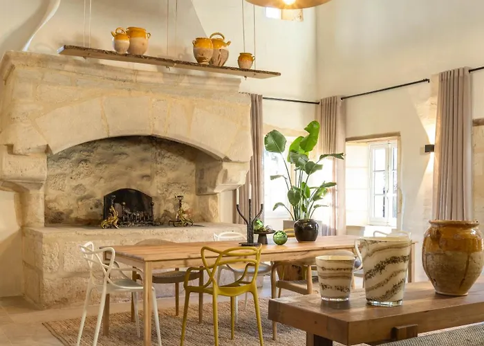 Maison Girardine بيت ضيافة 3*