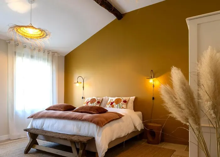 Maison Girardine 3* Rauzan